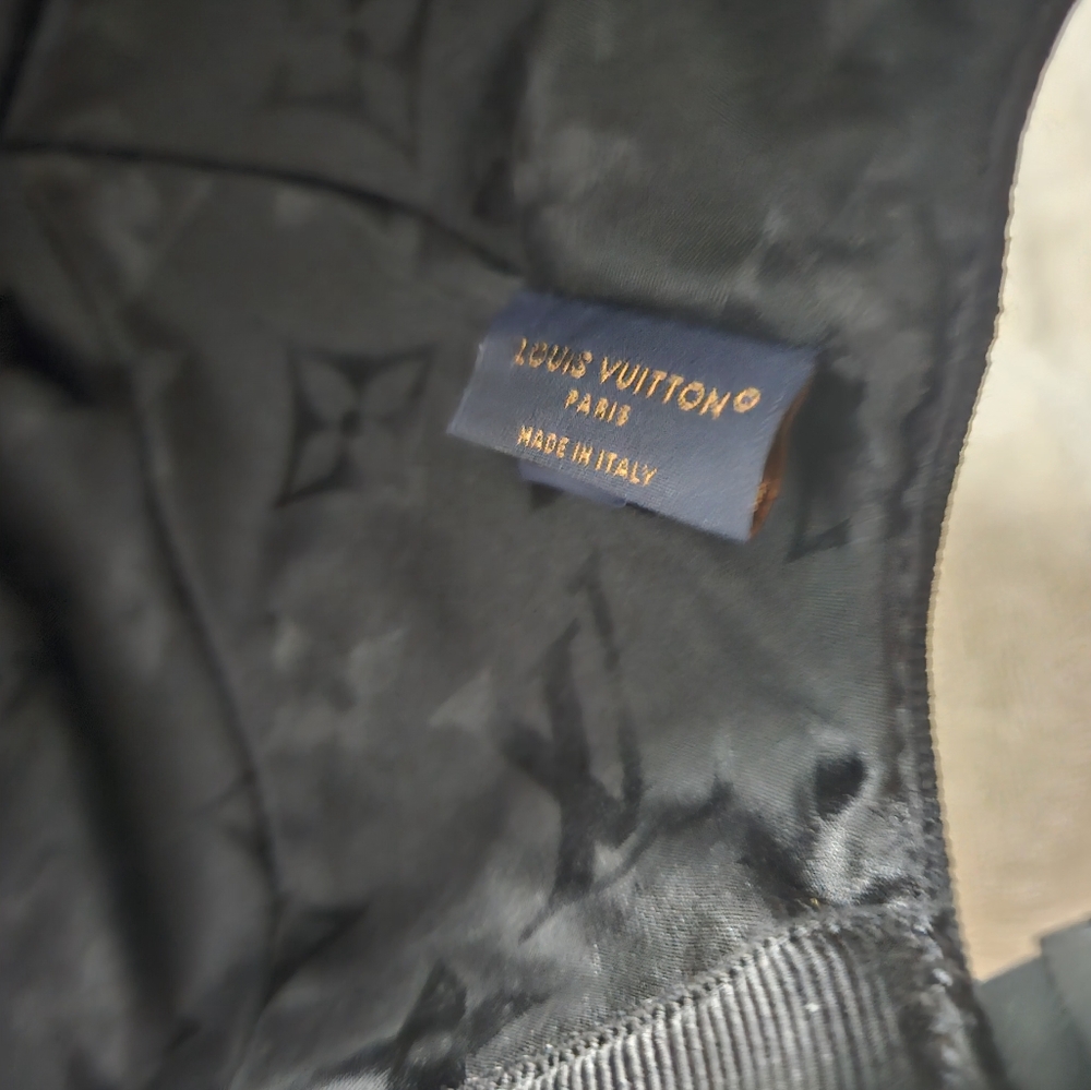 LV BLACK HAT - Picture 6 of 16